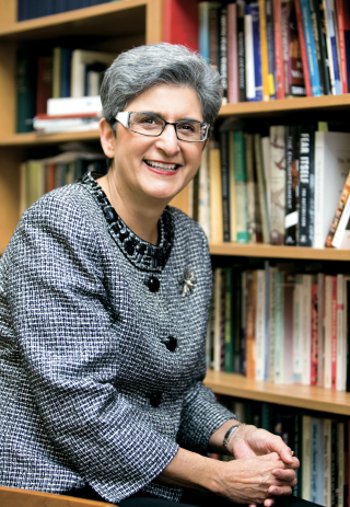 Headshot of Hoda Mahmoudi 